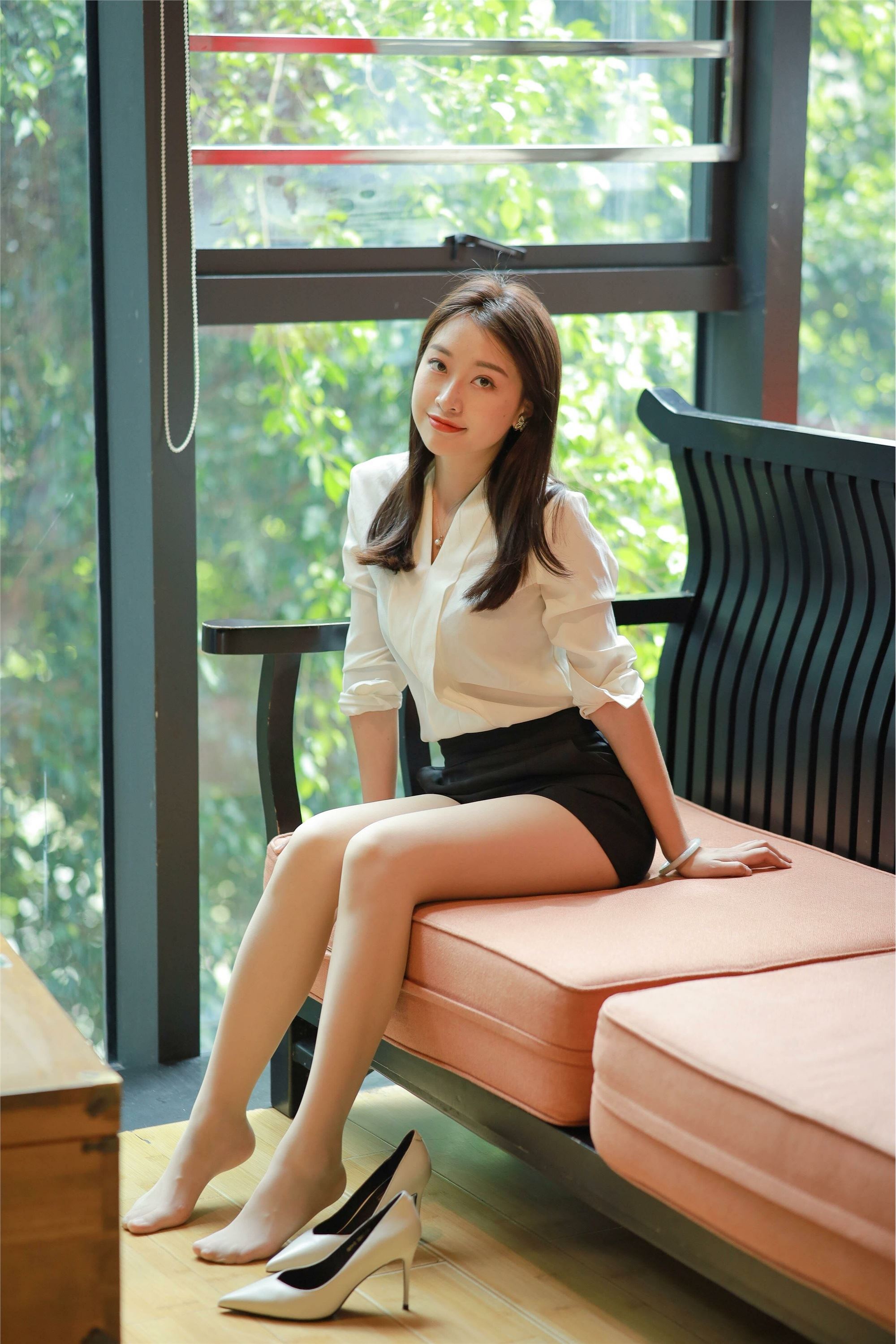 IESS异思趣向  2021.11.03 丝享家964：小婕《沙发上的佳人》